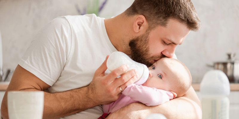 bébé biberon
